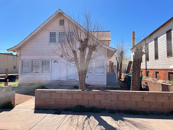 steps to upstairs apartment