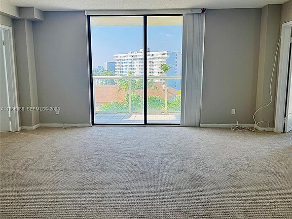 3rd image of 13499 Biscayne Blvd APT 606