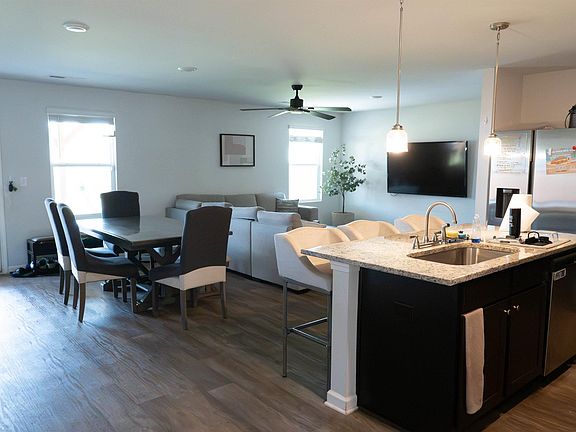 3rd image of 108 Haylie Ct