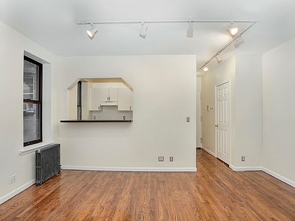 3rd image of 337 W 21st St APT 1E