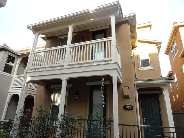 MB balcony - 1812 Cyan Ln