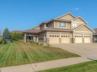 3216 Chisholm Trl, Bismarck, ND 58503