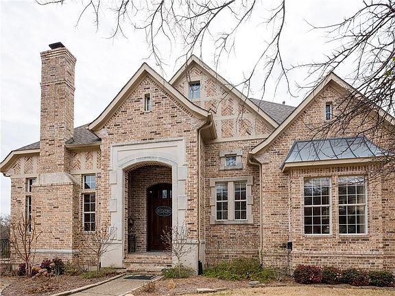 4th image of 1624 Pembroke Ln