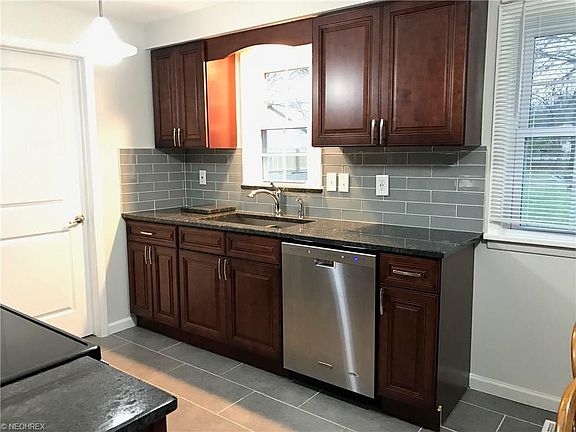 5th image of 1013 E 349th St