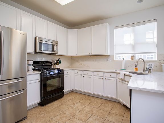 3rd image of 1110 Tuscany Dr