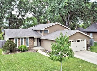 9348 Chestnut Ln, Munster, IN 46321