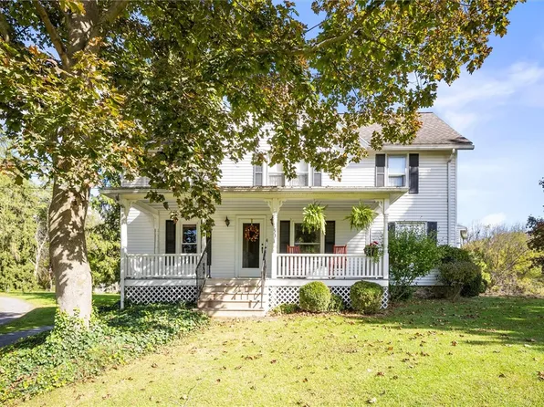 1304 White Rd, Phelps, NY 14532