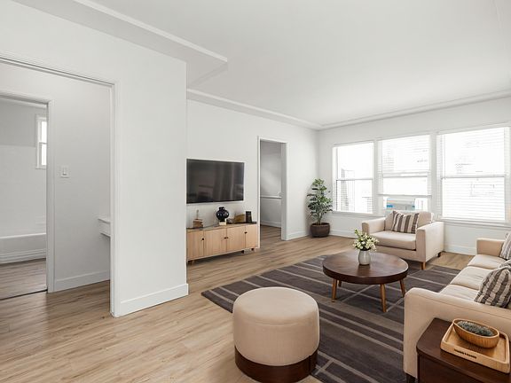 2nd image of 112 N Normandie Ave #555153de2