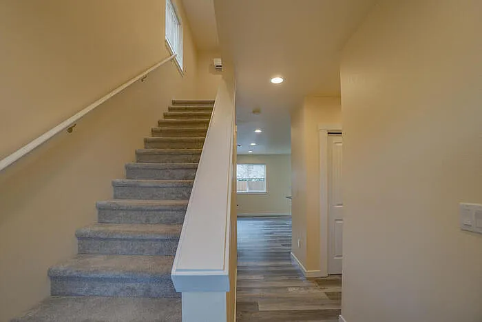 3 bed, 2.5 bath, 1416 sqft, $2,450 — Photo 4