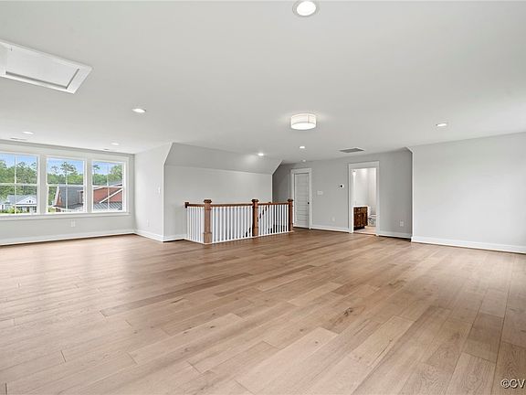 4th image of 5010 Hundley Pl