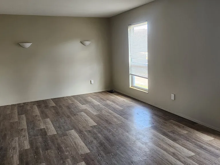 6655 Blossomwood Dr — Photo 2