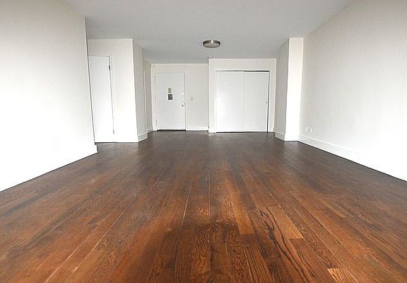 3rd image of 220 E 63rd St APT 3N