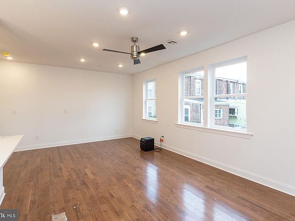 3rd image of 4215 Manayunk Ave #E