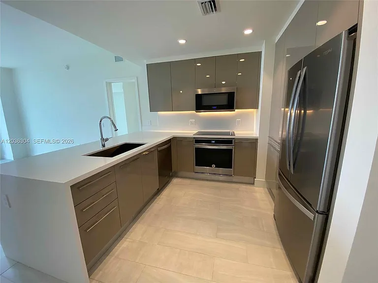 2000 Metropica Way #307 — Photo 2