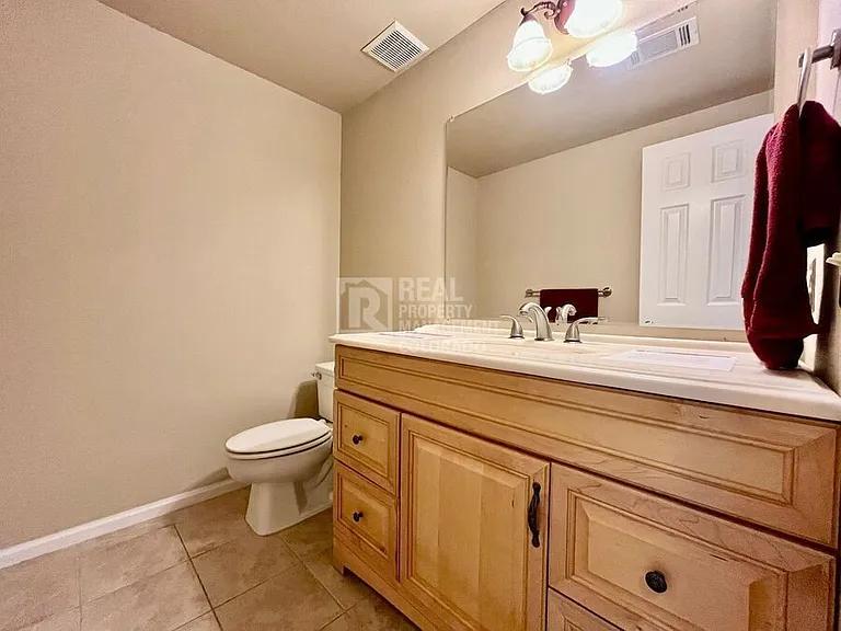 1101 Mansfield Dr — Photo 9