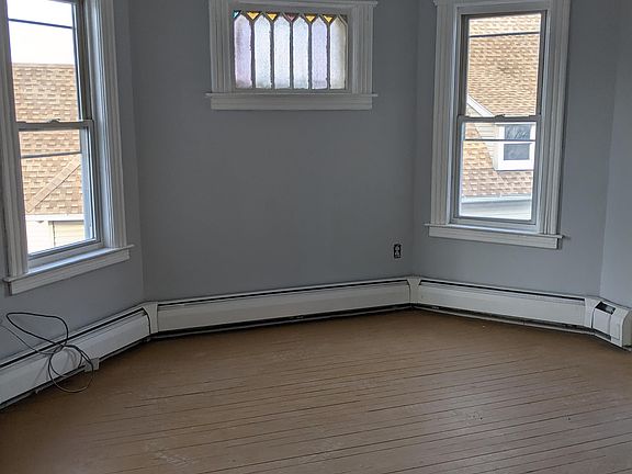 4th image of 294 Bellevue St Floor 3