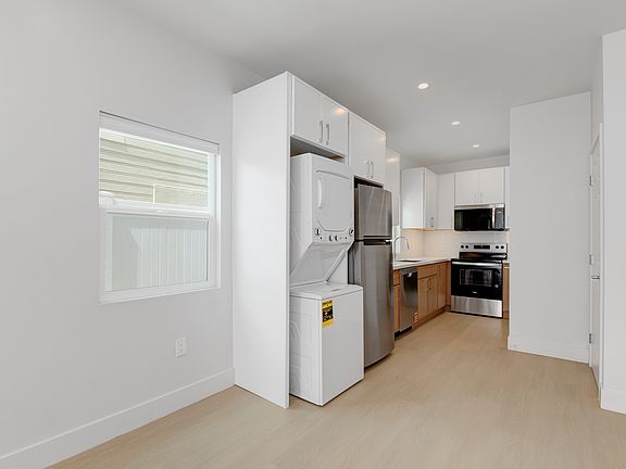 4th image of 4716 Muir Ave