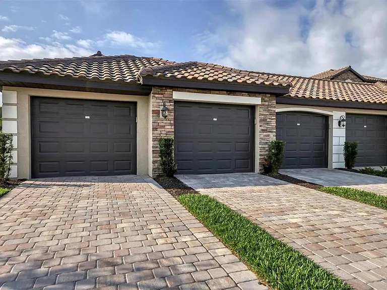 5634 Palmer Cir #201 — Photo 21