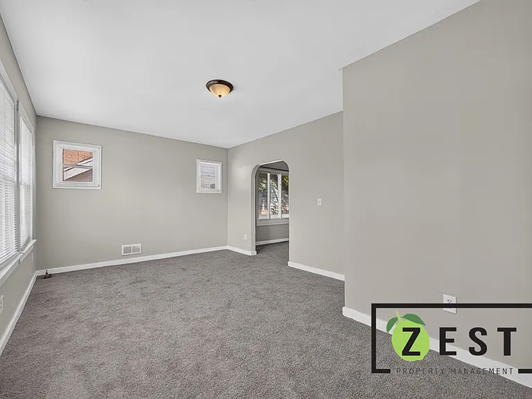 3329 Waverly St — Photo 3