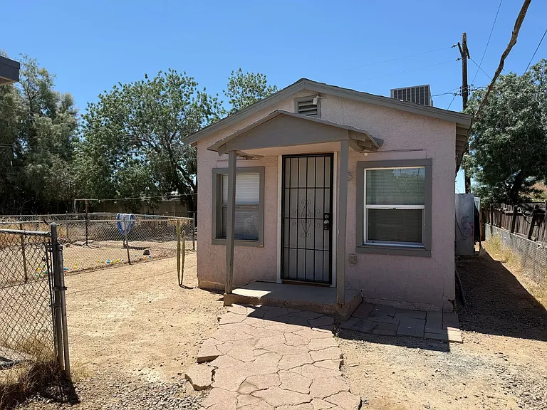 5611 W Gardenia Ave — Photo 8