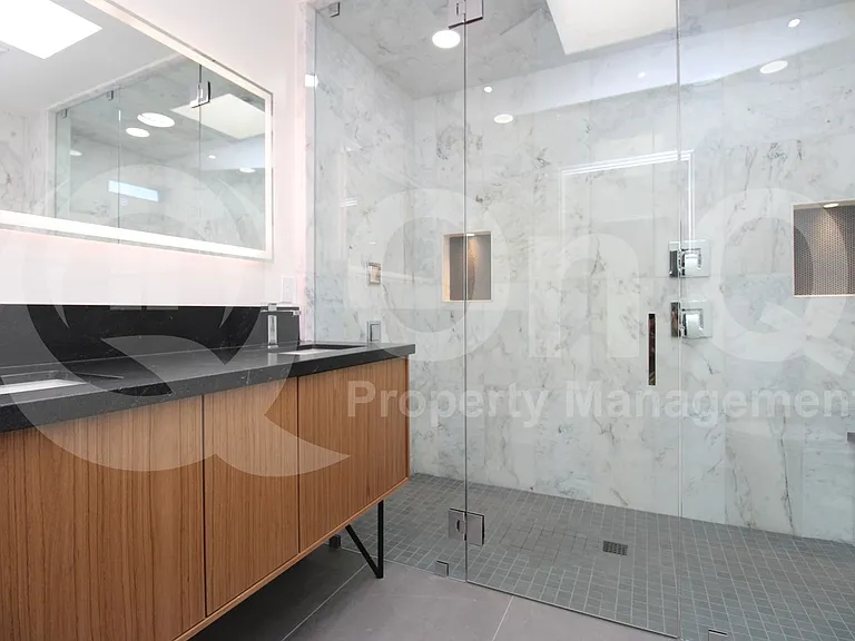 3135 N 48th St — Photo 20