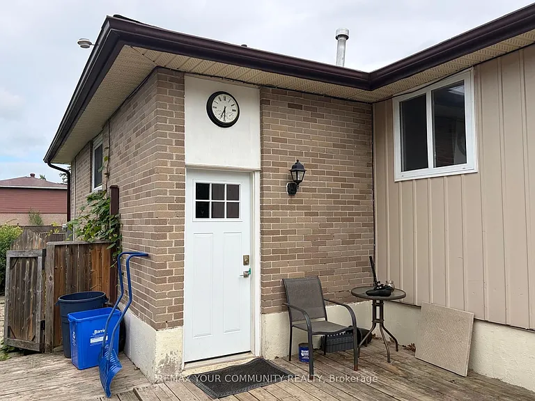 17 Daphne Cres #BASEMENT — Photo 18