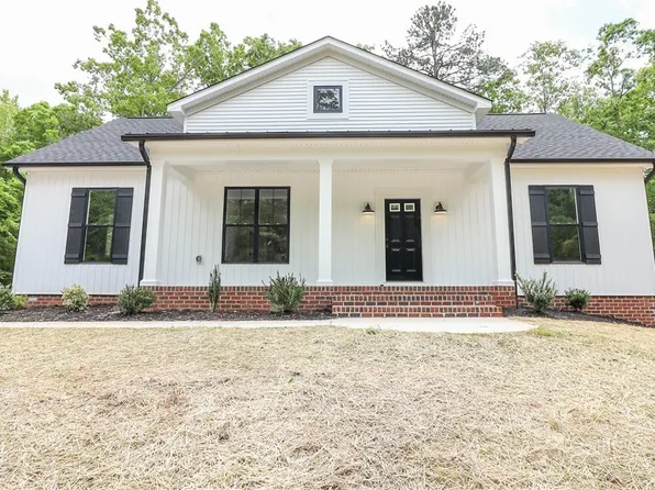 26 Jamestown Ln, Bracey, VA 23919