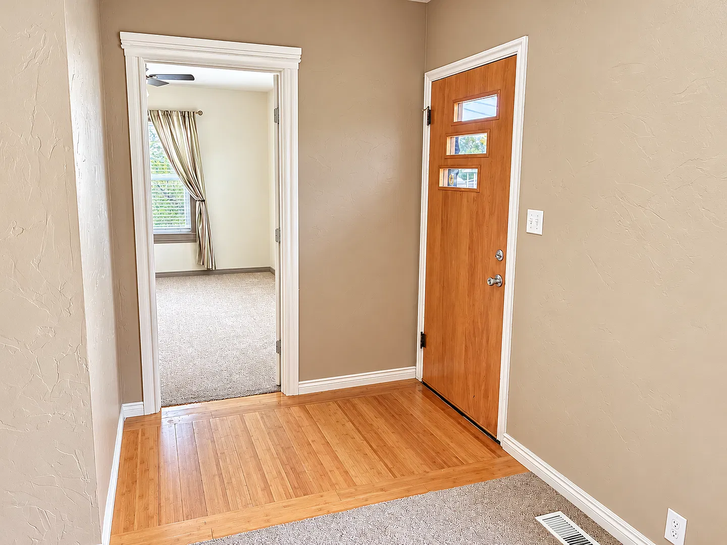 All utilities included 3-bedroom, 2-bathroom home in the Redlands — Photo 4