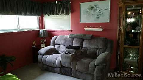3rd image of 24910 Warrington Ave