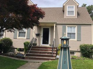 232 Old Rd, Sewaren, NJ 07077