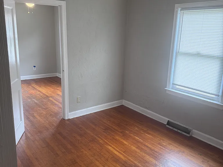 1707 Arlington Rd — Photo 4