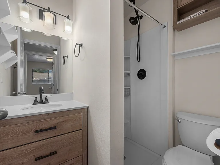 865 N 500 W #9 — Photo 11