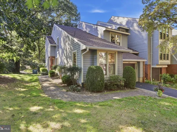 11411 Orchard Green Ct, Reston, VA 20190