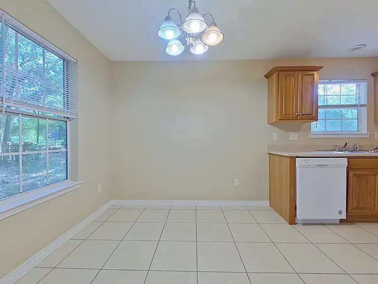 2560 Kingston Rd — Photo 6