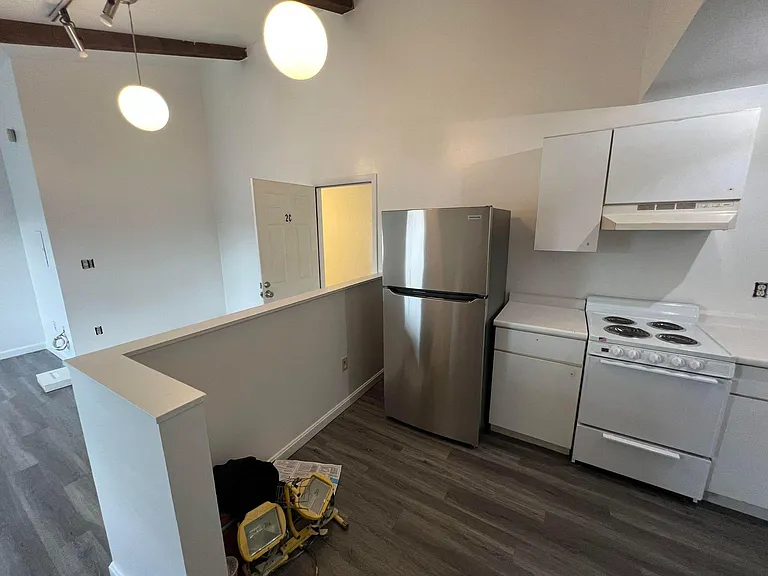 592 Lafayette Rd #6 — Photo 6