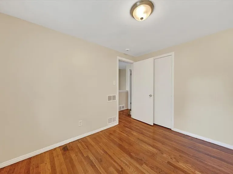 8123 Manor St — Photo 14