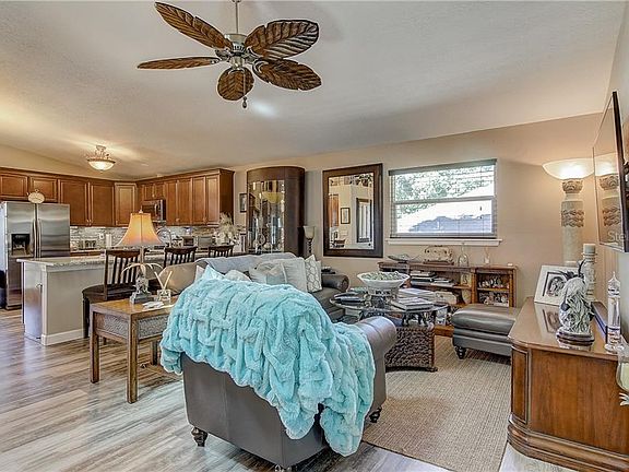 5th image of 3128 S Canal Dr
