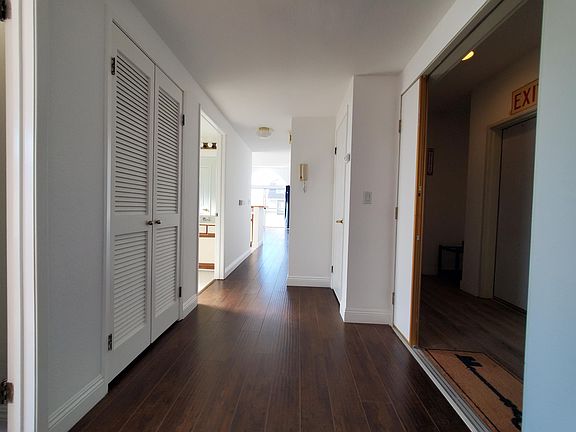3rd image of 1542 Amherst Ave #31