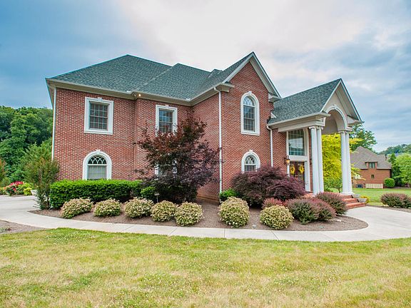 4th image of 1403 Lismore Ln