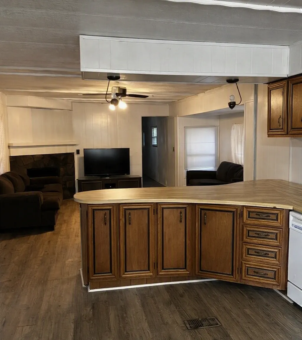 2 bed, 1000 sqft, $995 — Photo 4