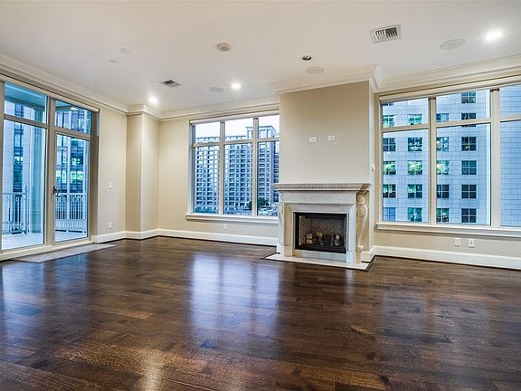 5th image of 2555 N Pearl St #405G