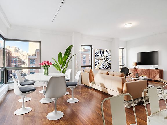 5th image of 290 Mulberry St APT 5