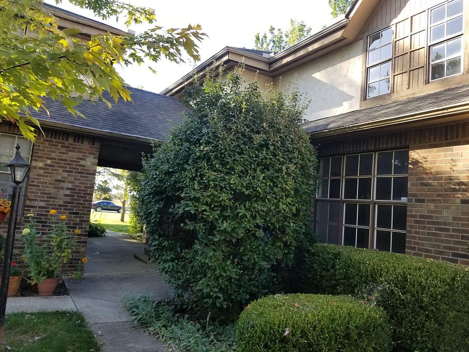1st image of 89 Stornoway Dr W