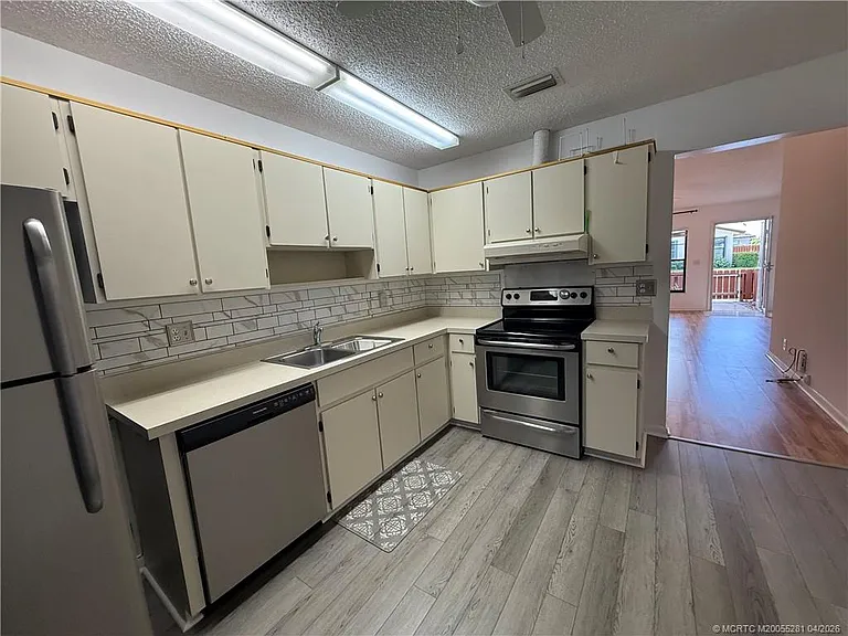 8005 SE Villa Cir — Photo 6