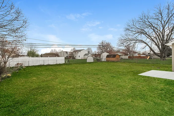 430 Clara Dr — Photo 10