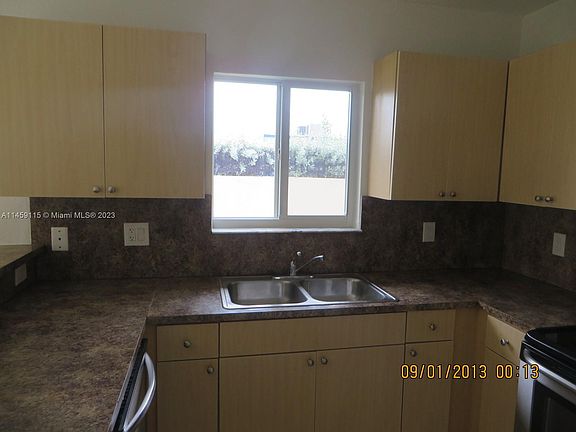 5th image of 2533 NW 179th St #A