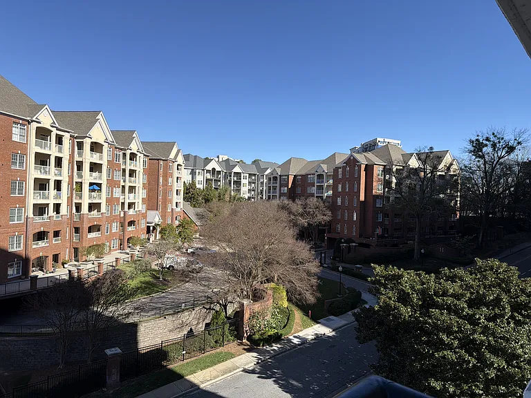 Wesley Townsend Apartments at Buckhead — Photo 53