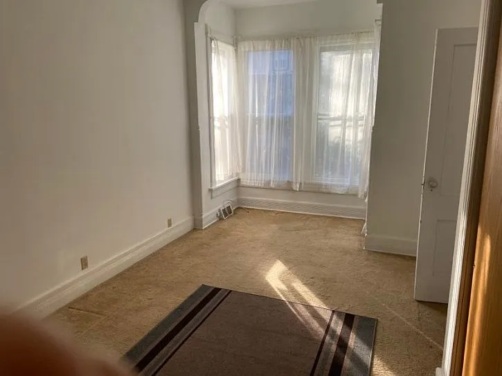 3 bed, 2079 sqft, $1,500 — Photo 2