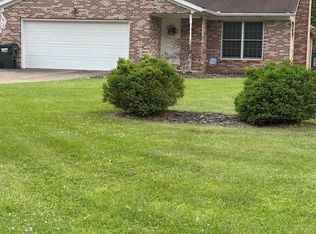 1616 Quail Hollow Dr, Cambridge, OH 43725