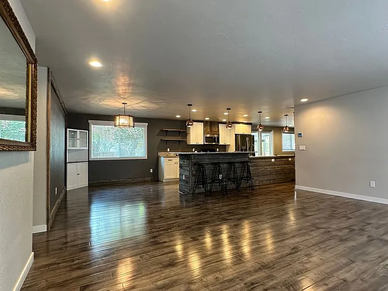 18 N Western Ave — Photo 7